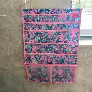 NWOT Lilly Pulitzer jelwery organizer. Lilac Rose Out of Office